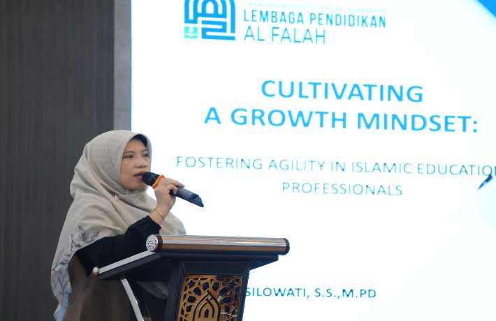 Perkuat Growth Mindset dan Adaptasi Teknologi, Al Falah Surabaya Bekali Guru Hadapi Tantangan Zaman